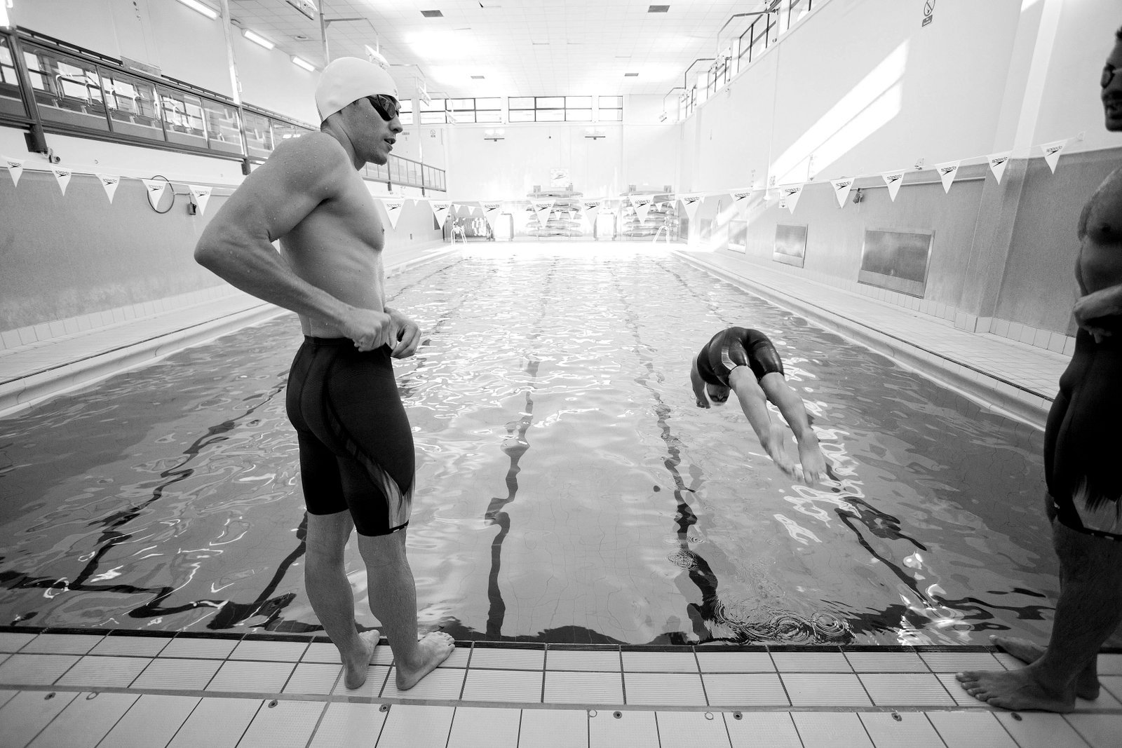 Italian Olympic swimming team documentary photography at Speedo Nottingham by Doug Marke — image 2 of 20