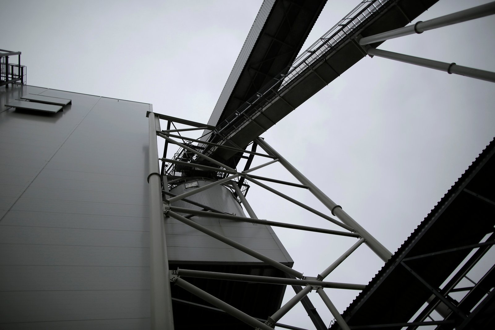 Stevens Croft biomass power station corporate documentary photography for E.ON by Doug Marke — image 2 of 13