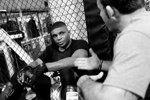 Paul Daley training, black and white documentary photography by Doug Marke — image 8 of 8.
